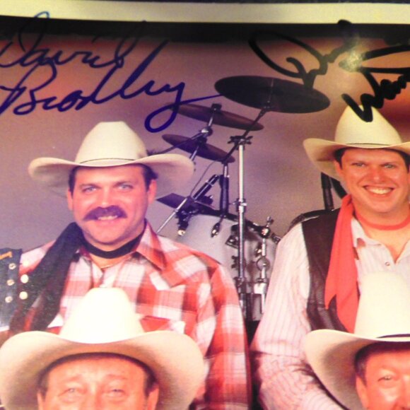 SONS of the PIONEERS COLOR PHOTO with AUTOGRAPHS - EXCELLENT! - Picture 2 of 5